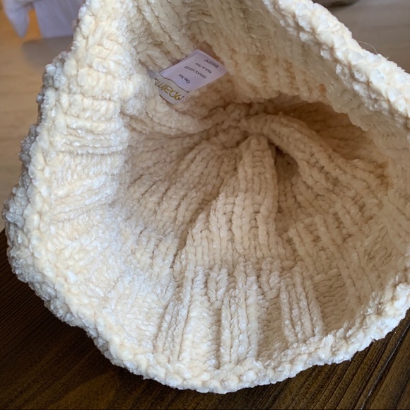 29 Palms Cream Knit Super Soft Beanie Winter Hat - Picture 5 of 6